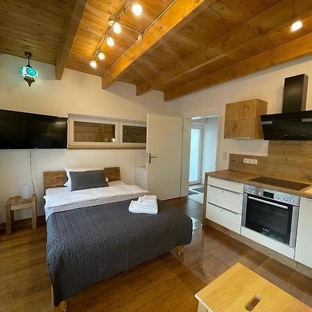 Ferienwohnung Im Stadtzentrum Von Bernau - Komfortable Wohnung Mit 2 Zimmern, Bad, Spuelmaschine, Waschmaschine, Komplette Kueche, Wlan, Terrasse, Ruhige Lage Bernau bei Berlin Exterior foto