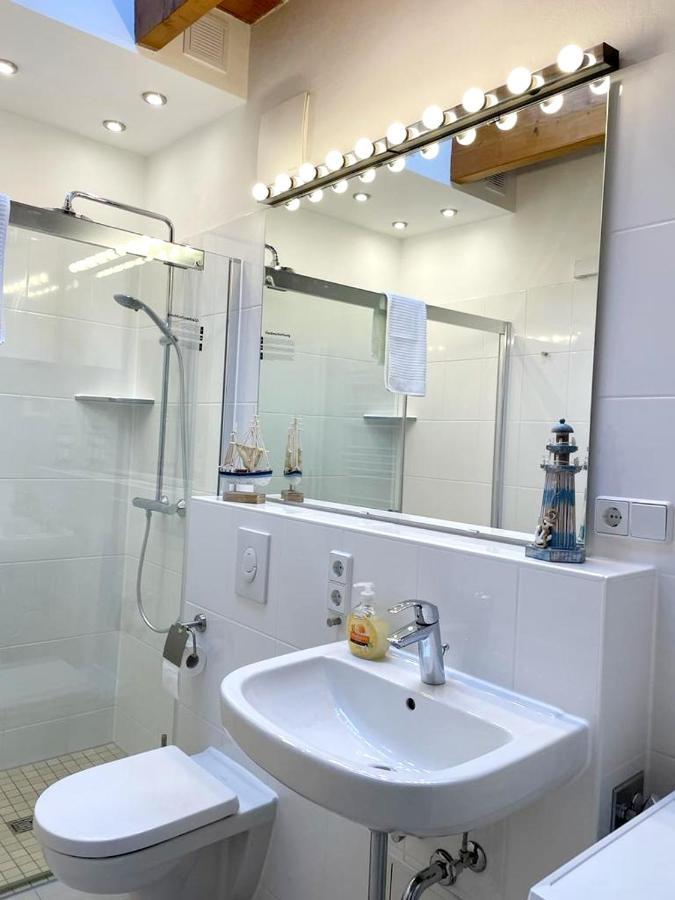 Ferienwohnung Im Stadtzentrum Von Bernau - Komfortable Wohnung Mit 2 Zimmern, Bad, Spuelmaschine, Waschmaschine, Komplette Kueche, Wlan, Terrasse, Ruhige Lage Bernau bei Berlin Exterior foto